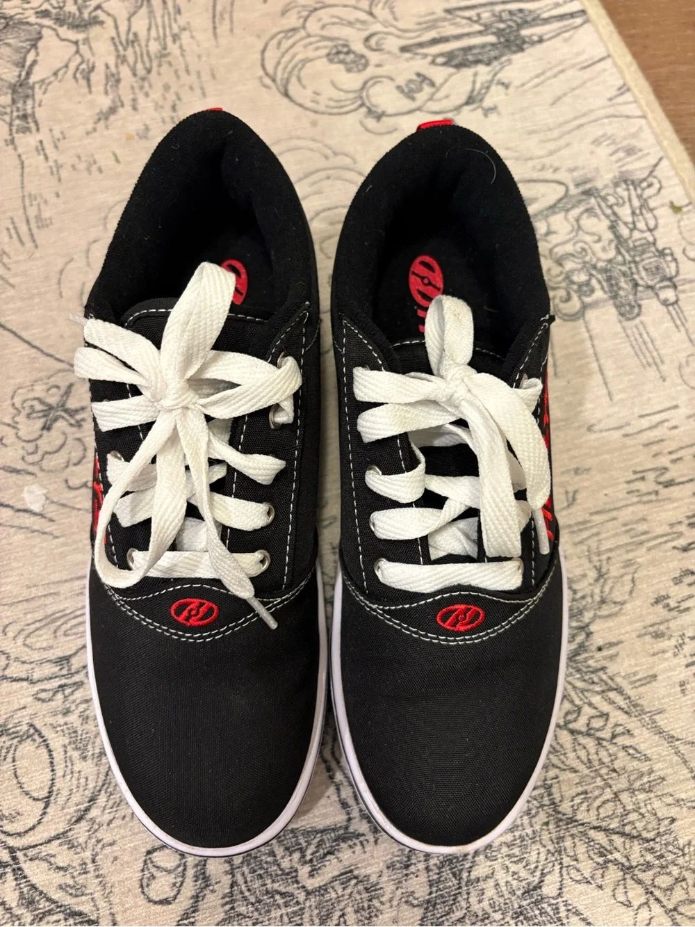 Heelys Kids size 7 Black and Red Lace-Up